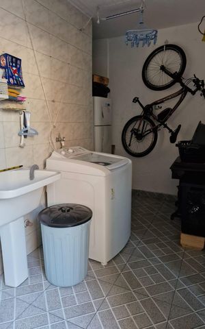 Casa à venda com 120m², 3 quartos e 3 vagas Casa à venda com 120m², 3 quartos e 3 vagasÁrea de serviço