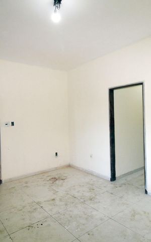 Casa à venda com 70m², 2 quartos e 4 vagasSala