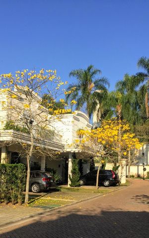 Casa à venda com 260m², 3 quartos e 5 vagas