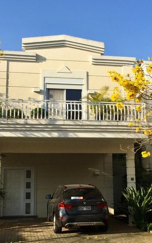 Casa à venda com 260m², 3 quartos e 5 vagas