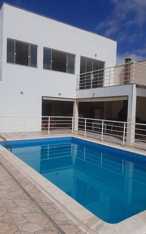 Casa à venda com 286m², 2 quartos e 3 vagas