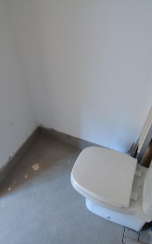 Casa de condomínio à venda com 130m², 3 quartos e 2 vagasLavabo