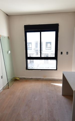 Casa de condomínio à venda com 130m², 3 quartos e 2 vagasSuíte