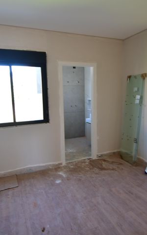 Casa de condomínio à venda com 130m², 3 quartos e 2 vagasSuíte 2