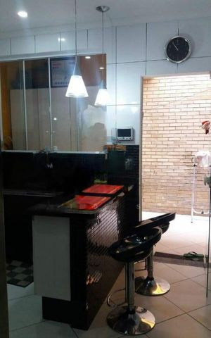 Casa à venda com 154m², 3 quartos e 4 vagas