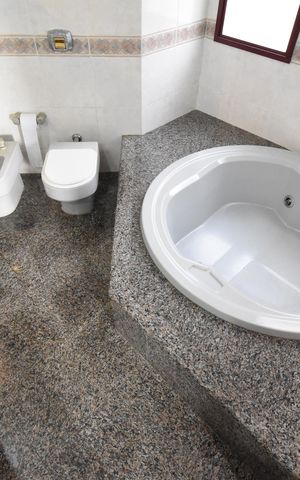 Apartamento à venda com 311m², 5 quartos e 3 vagasBanheiro da Suíte