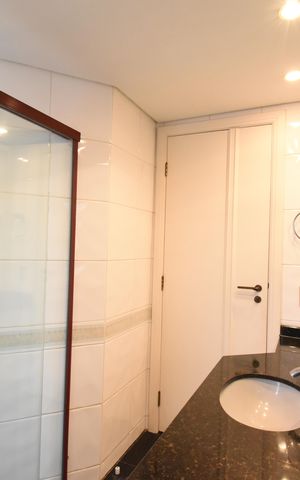 Apartamento à venda com 311m², 5 quartos e 3 vagasBanheiro 4