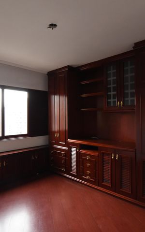 Apartamento à venda com 311m², 5 quartos e 3 vagasQuarto 4