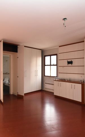 Apartamento à venda com 311m², 5 quartos e 3 vagasSuíte