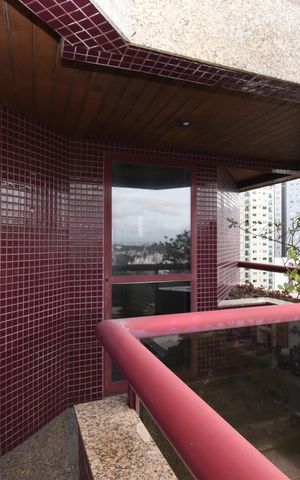 Apartamento à venda com 311m², 5 quartos e 3 vagasSacada da sala
