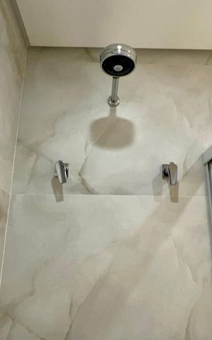 Apartamento para alugar com 100m², 3 quartos e 1 vaga Apartamento para alugar com 100m², 3 quartos e 1 vagaBanheiro da Suíte 2