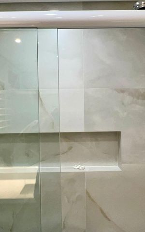 Apartamento para alugar com 100m², 3 quartos e 1 vaga Apartamento para alugar com 100m², 3 quartos e 1 vagaBanheiro da Suíte 2