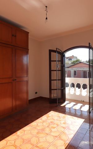 Casa à venda com 164m², 3 quartos e 2 vagasSuíte