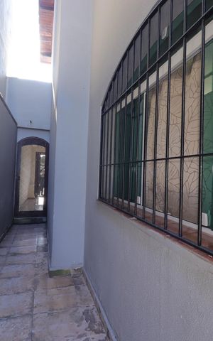 Casa à venda com 164m², 3 quartos e 2 vagasCorredor externo
