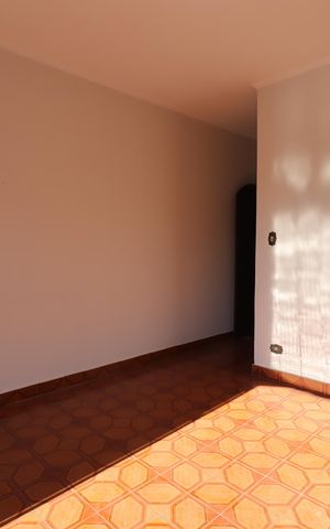 Casa à venda com 164m², 3 quartos e 2 vagasSuíte