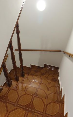 Casa à venda com 164m², 3 quartos e 2 vagasEscada