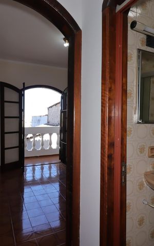 Casa à venda com 164m², 3 quartos e 2 vagasCorredor primeiro piso
