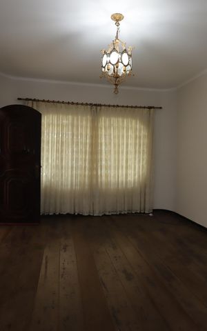 Casa à venda com 164m², 3 quartos e 2 vagasSala