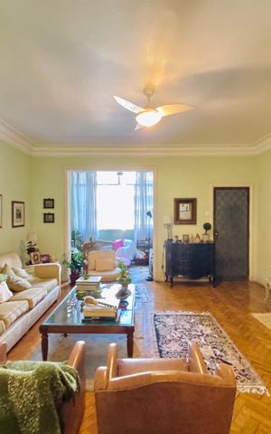 Apartamento para alugar com 200m², 3 quartos e sem vaga