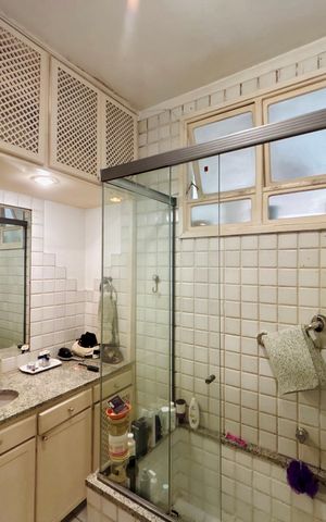 Apartamento para alugar com 200m², 3 quartos e sem vaga