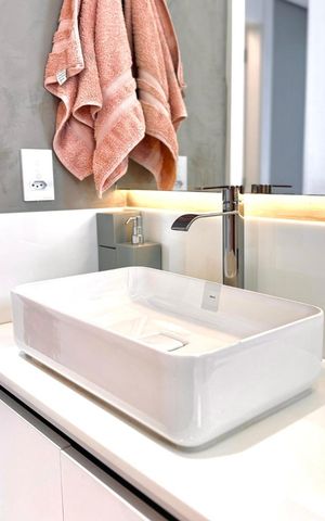 Apartamento à venda com 130m², 3 quartos e 2 vagas Apartamento à venda com 130m², 3 quartos e 2 vagasBanheiro Suíte