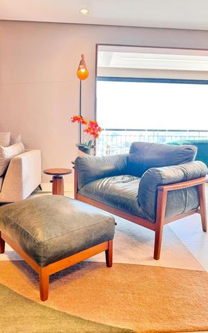 Apartamento à venda com 130m², 3 quartos e 2 vagas Apartamento à venda com 130m², 3 quartos e 2 vagasSala