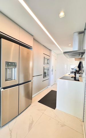 Apartamento à venda com 130m², 3 quartos e 2 vagas Apartamento à venda com 130m², 3 quartos e 2 vagasCozinha