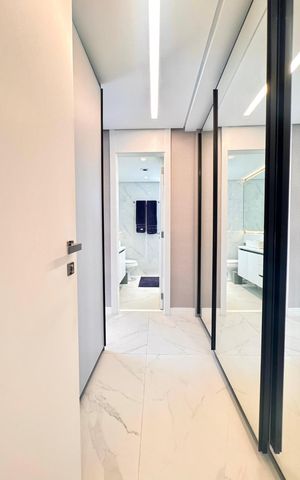 Apartamento à venda com 130m², 3 quartos e 2 vagas Apartamento à venda com 130m², 3 quartos e 2 vagasSuíte