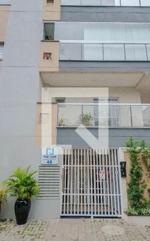 Apartamento à venda com 27m², 1 quarto e sem vaga Apartamento à venda com 27m², 1 quarto e sem vagaFachada e portaria