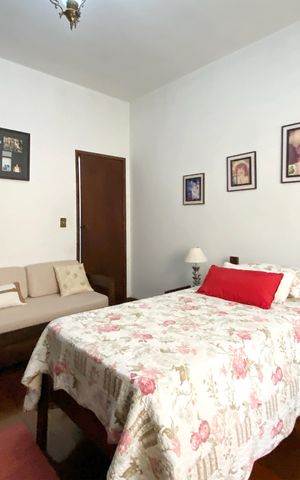 Casa à venda com 420m², 3 quartos e 2 vagas Casa à venda com 420m², 3 quartos e 2 vagasQuarto 2