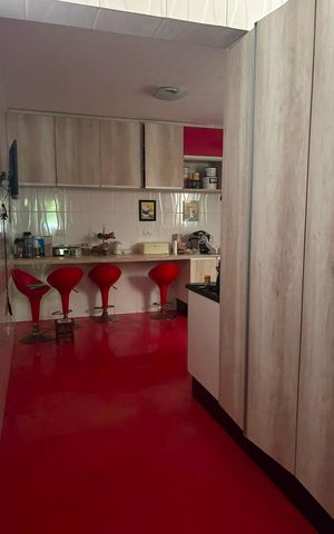 Casa à venda com 160m², 4 quartos e 4 vagas Casa à venda com 160m², 4 quartos e 4 vagasQuarto