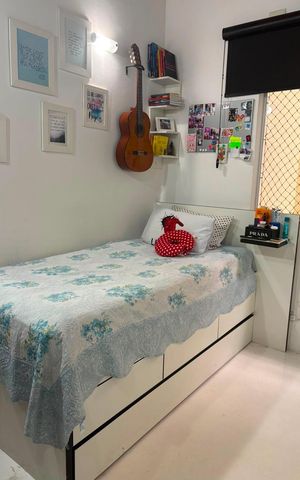 Casa à venda com 160m², 4 quartos e 4 vagas Casa à venda com 160m², 4 quartos e 4 vagasQuarto