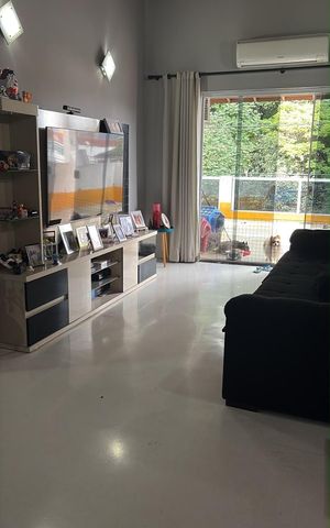 Casa à venda com 160m², 4 quartos e 4 vagas