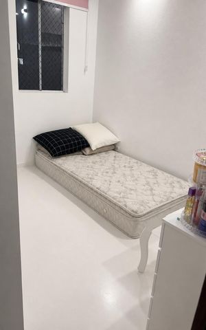 Casa à venda com 160m², 4 quartos e 4 vagas Casa à venda com 160m², 4 quartos e 4 vagasQuarto