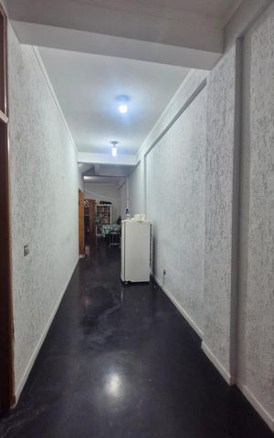 Casa à venda com 160m², 4 quartos e 4 vagas Casa à venda com 160m², 4 quartos e 4 vagasCorredor