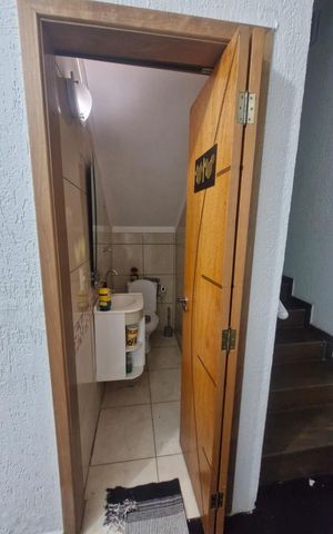 Casa à venda com 160m², 4 quartos e 4 vagas Casa à venda com 160m², 4 quartos e 4 vagasBanheiro