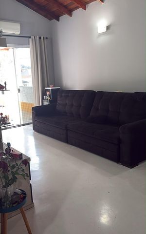 Casa à venda com 160m², 4 quartos e 4 vagas Casa à venda com 160m², 4 quartos e 4 vagasSala