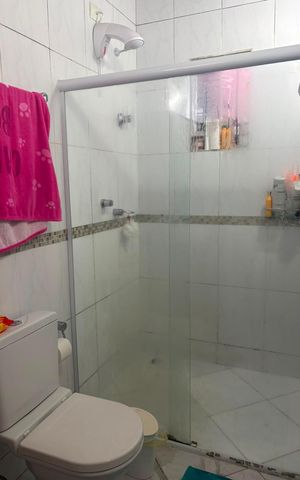 Casa à venda com 160m², 4 quartos e 4 vagas Casa à venda com 160m², 4 quartos e 4 vagasBanheiro