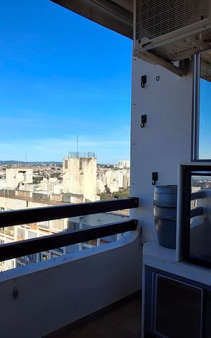 Apartamento à venda com 79m², 1 quarto e 1 vaga Apartamento à venda com 79m², 1 quarto e 1 vagaVaranda