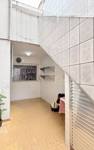 Casa à venda com 110m², 5 quartos e 2 vagas Casa à venda com 110m², 5 quartos e 2 vagasÁrea de Serviço