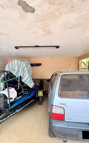 Casa à venda com 110m², 5 quartos e 2 vagas Casa à venda com 110m², 5 quartos e 2 vagasGaragem
