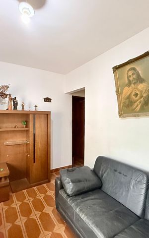Casa à venda com 110m², 5 quartos e 2 vagas Casa à venda com 110m², 5 quartos e 2 vagasSala