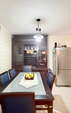 Casa à venda com 110m², 5 quartos e 2 vagas Casa à venda com 110m², 5 quartos e 2 vagasSala