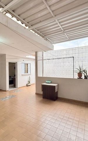 Casa à venda com 110m², 5 quartos e 2 vagas Casa à venda com 110m², 5 quartos e 2 vagasChurrasqueira
