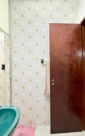Casa à venda com 110m², 5 quartos e 2 vagas Casa à venda com 110m², 5 quartos e 2 vagasBanheiro