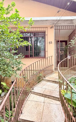Casa à venda com 110m², 5 quartos e 2 vagas Casa à venda com 110m², 5 quartos e 2 vagasEntrada Casa