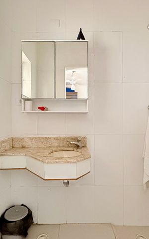 Casa à venda com 110m², 5 quartos e 2 vagas Casa à venda com 110m², 5 quartos e 2 vagasBanheiro de Serviço