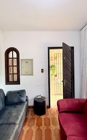 Casa à venda com 110m², 5 quartos e 2 vagas Casa à venda com 110m², 5 quartos e 2 vagasSala