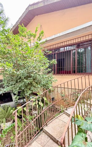 Casa à venda com 110m², 5 quartos e 2 vagas Casa à venda com 110m², 5 quartos e 2 vagasEntrada Casa