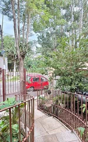 Casa à venda com 110m², 5 quartos e 2 vagas Casa à venda com 110m², 5 quartos e 2 vagasEntrada Casa